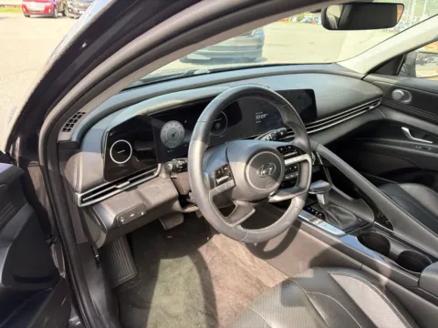 More photos of 2023 Hyundai Elantra Limited at Jerry Hunt Supercenter - Lexington, NC