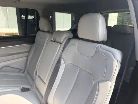 More photos of 2021 Jeep Grand Cherokee L Overland at Jerry Hunt Supercenter - Lexington, NC