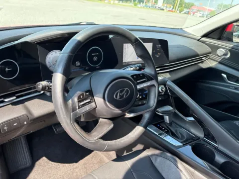 More photos of 2023 Hyundai Elantra Limited at Jerry Hunt Supercenter - Lexington, NC