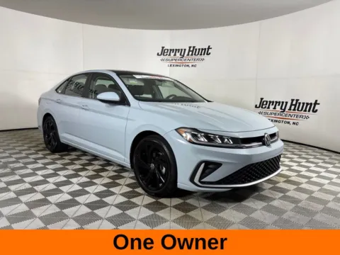 More photos of 2025 Volkswagen Jetta 1.5T SE at Jerry Hunt Supercenter - Lexington, NC