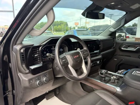 More photos of 2022 GMC Sierra 1500 SLT at Jerry Hunt Supercenter - Lexington, NC