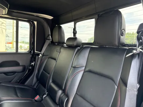 More photos of 2020 Jeep Gladiator Rubicon at Jerry Hunt Supercenter - Lexington, NC