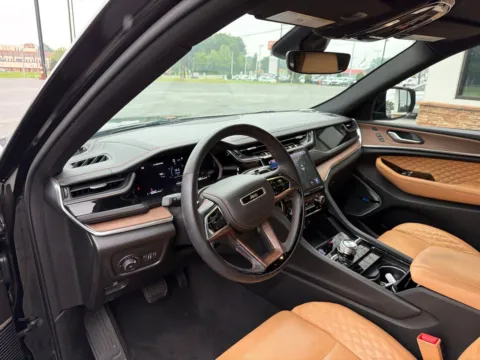 More photos of 2023 Jeep Grand Cherokee L Summit at Jerry Hunt Supercenter - Lexington, NC