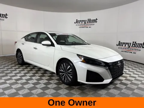 More photos of 2023 Nissan Altima 2.5 SV at Jerry Hunt Supercenter - Lexington, NC