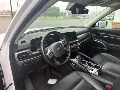 More photos of 2025 Kia Telluride S at Jerry Hunt Supercenter - Lexington, NC