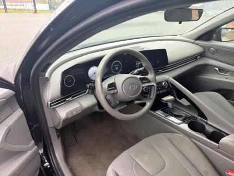 More photos of 2025 Hyundai Elantra SEL Convenience at Jerry Hunt Supercenter - Lexington, NC