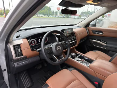 More photos of 2025 Nissan Pathfinder Platinum at Jerry Hunt Supercenter - Lexington, NC