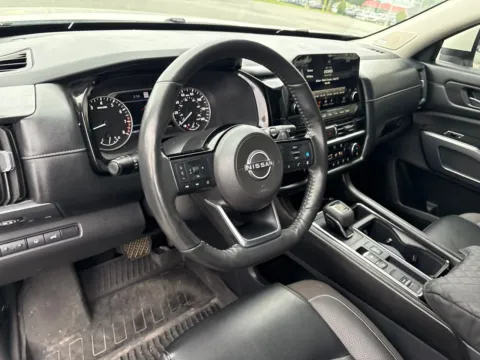 More photos of 2024 Nissan Pathfinder SL at Jerry Hunt Supercenter - Lexington, NC