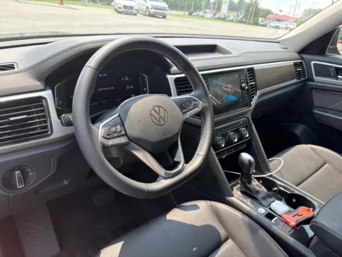 More photos of 2023 Volkswagen Atlas 3.6L V6 SE w/Technology at Jerry Hunt Supercenter - Lexington, NC