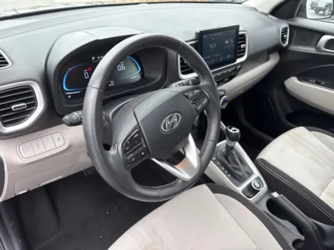 More photos of 2025 Hyundai Venue SEL at Jerry Hunt Supercenter - Lexington, NC