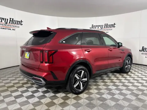More photos of 2023 Kia Sorento S at Jerry Hunt Supercenter - Lexington, NC