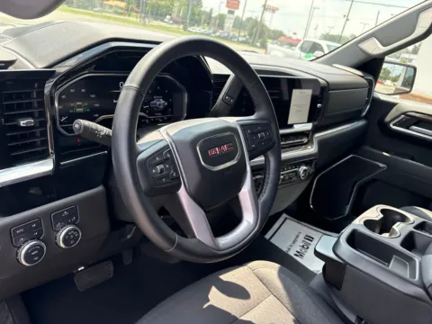 More photos of 2023 GMC Sierra 1500 Elevation at Jerry Hunt Supercenter - Lexington, NC