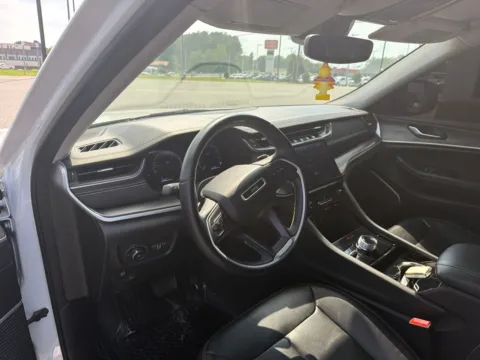 More photos of 2022 Jeep Grand Cherokee L Limited at Jerry Hunt Supercenter - Lexington, NC