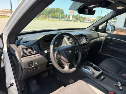 More photos of 2023 Honda Passport EX-L at Jerry Hunt Supercenter - Lexington, NC