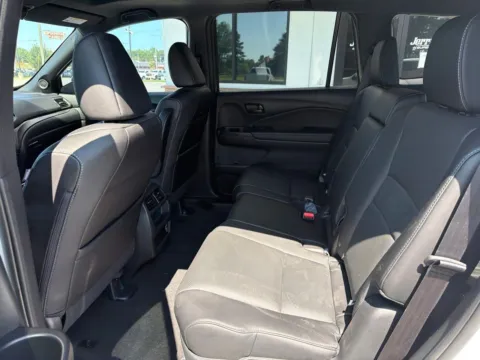 More photos of 2023 Honda Passport EX-L at Jerry Hunt Supercenter - Lexington, NC