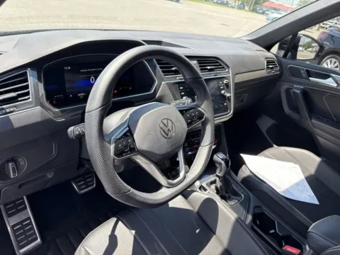 More photos of 2022 Volkswagen Tiguan 2.0T SE R-Line Black at Jerry Hunt Supercenter - Lexington, NC
