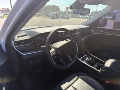 More photos of 2023 Jeep Grand Cherokee L Limited at Jerry Hunt Supercenter - Lexington, NC
