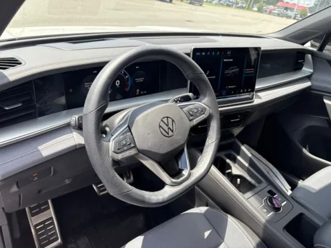 More photos of 2025 Volkswagen Tiguan 2.0T SE R-Line Black at Jerry Hunt Supercenter - Lexington, NC