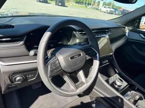 More photos of 2023 Jeep Grand Cherokee L Altitude at Jerry Hunt Supercenter - Lexington, NC