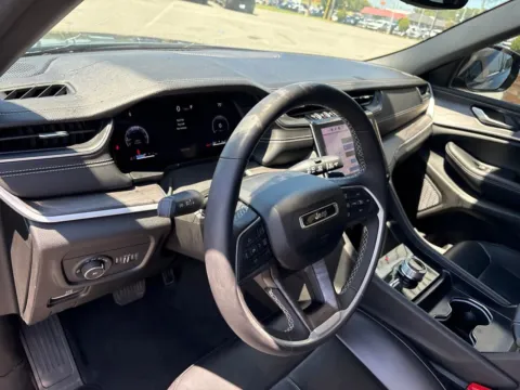 More photos of 2024 Jeep Grand Cherokee Limited at Jerry Hunt Supercenter - Lexington, NC