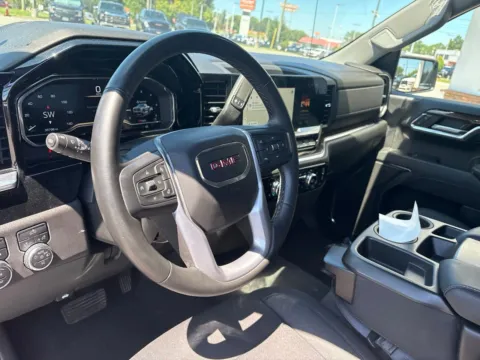 More photos of 2023 GMC Sierra 1500 Elevation at Jerry Hunt Supercenter - Lexington, NC