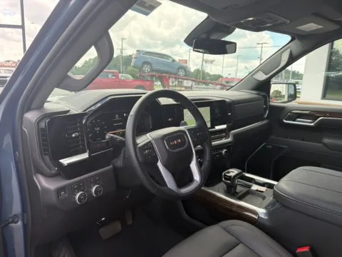 More photos of 2026 GMC Sierra 1500 Elevation at Jerry Hunt Supercenter - Lexington, NC