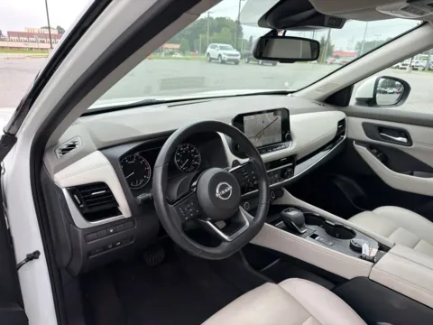 More photos of 2023 Nissan Rogue SL at Jerry Hunt Supercenter - Lexington, NC