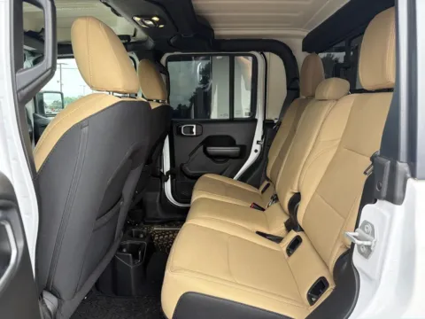 More photos of 2020 Jeep Gladiator Sport at Jerry Hunt Supercenter - Lexington, NC