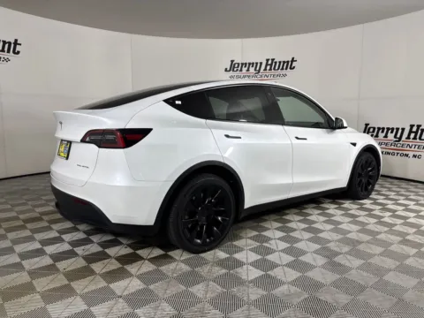 More photos of 2023 Tesla Model Y Long Range at Jerry Hunt Supercenter - Lexington, NC