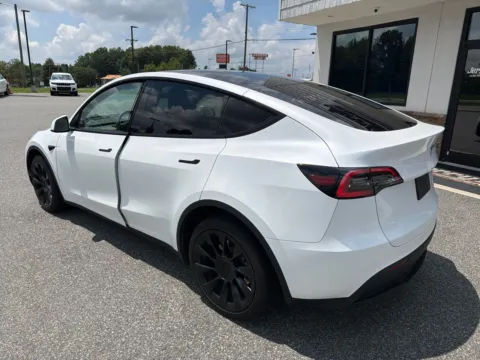 More photos of 2023 Tesla Model Y Long Range at Jerry Hunt Supercenter - Lexington, NC