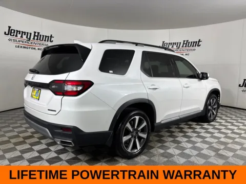 More photos of 2025 Honda Pilot Touring at Jerry Hunt Supercenter - Lexington, NC