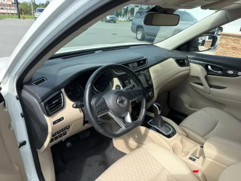 More photos of 2020 Nissan Rogue SV at Jerry Hunt Supercenter - Lexington, NC