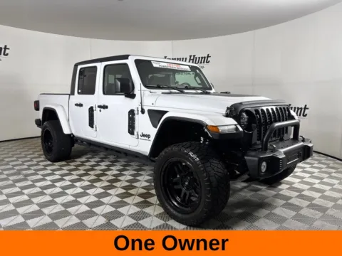 More photos of 2022 Jeep Gladiator Sport at Jerry Hunt Supercenter - Lexington, NC
