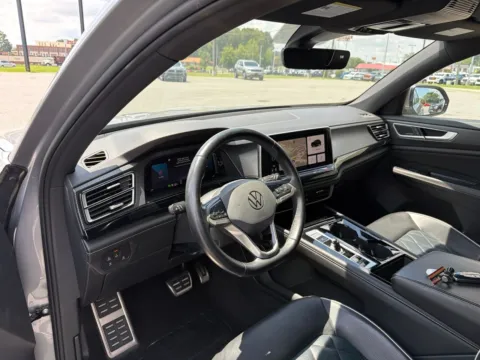 More photos of 2024 Volkswagen Atlas Cross Sport 2.0T SEL Premium R-Line at Jerry Hunt Supercenter - Lexington, NC