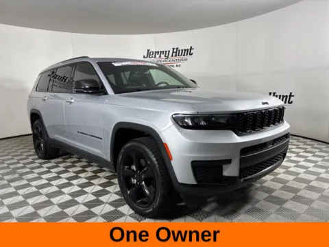 More photos of 2024 Volkswagen Atlas Cross Sport 2.0T SEL Premium R-Line at Jerry Hunt Supercenter - Lexington, NC