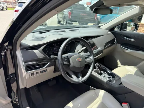 More photos of 2023 Cadillac XT4 Premium Luxury at Jerry Hunt Supercenter - Lexington, NC
