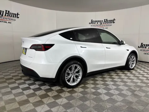 More photos of 2023 Tesla Model Y Long Range at Jerry Hunt Supercenter - Lexington, NC