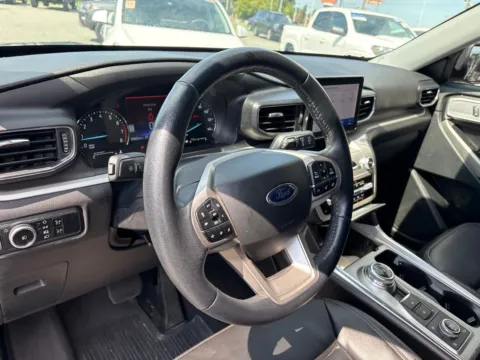 More photos of 2023 Ford Explorer XLT at Jerry Hunt Supercenter - Lexington, NC