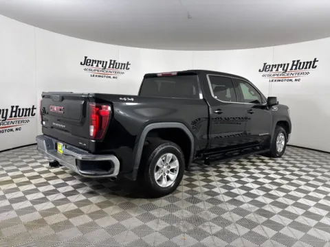 More photos of 2021 GMC Sierra 1500 SLE at Jerry Hunt Supercenter - Lexington, NC