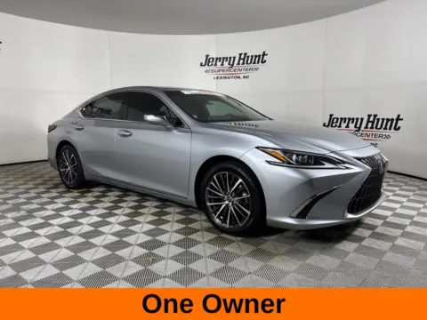 More photos of 2023 Lexus ES 350 at Jerry Hunt Supercenter - Lexington, NC