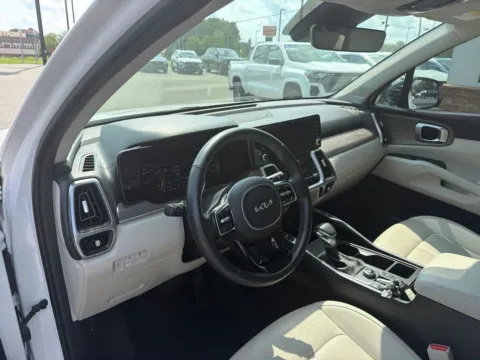 More photos of 2023 Kia Sorento EX at Jerry Hunt Supercenter - Lexington, NC