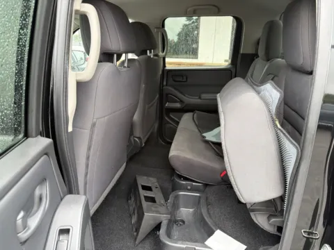 More photos of 2022 Nissan Frontier S at Jerry Hunt Supercenter - Lexington, NC