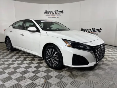 More photos of 2023 Nissan Altima 2.5 SV at Jerry Hunt Supercenter - Lexington, NC