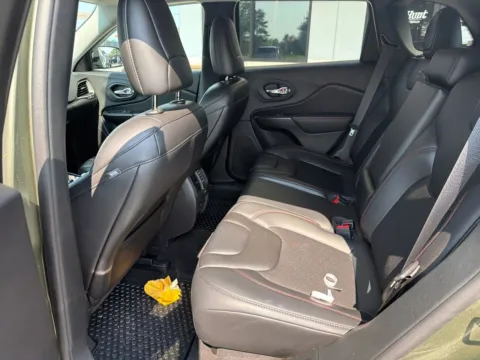 More photos of 2020 Jeep Cherokee Trailhawk at Jerry Hunt Supercenter - Lexington, NC