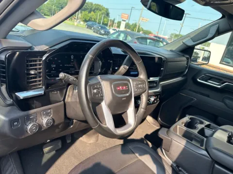 More photos of 2025 GMC Sierra 1500 SLT at Jerry Hunt Supercenter - Lexington, NC