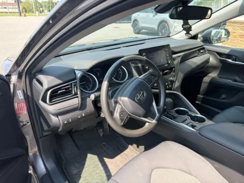 More photos of 2022 Toyota Camry Hybrid LE at Jerry Hunt Supercenter - Lexington, NC