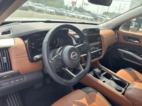 More photos of 2023 Nissan Pathfinder Platinum at Jerry Hunt Supercenter - Lexington, NC