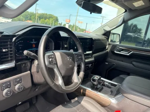 More photos of 2024 Chevrolet Silverado 1500 LT Trail Boss at Jerry Hunt Supercenter - Lexington, NC