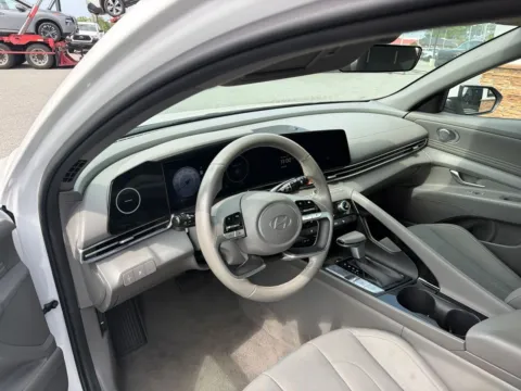 More photos of 2025 Hyundai Elantra SEL Convenience at Jerry Hunt Supercenter - Lexington, NC
