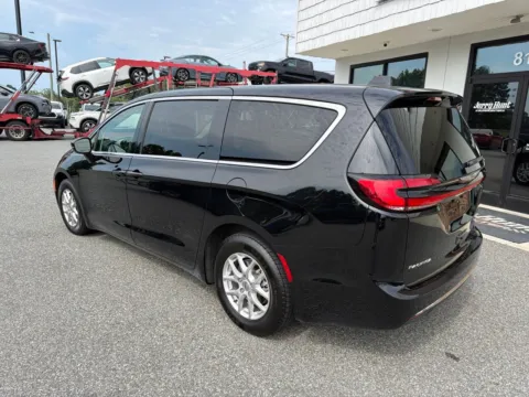 More photos of 2024 Chrysler Pacifica Touring L at Jerry Hunt Supercenter - Lexington, NC